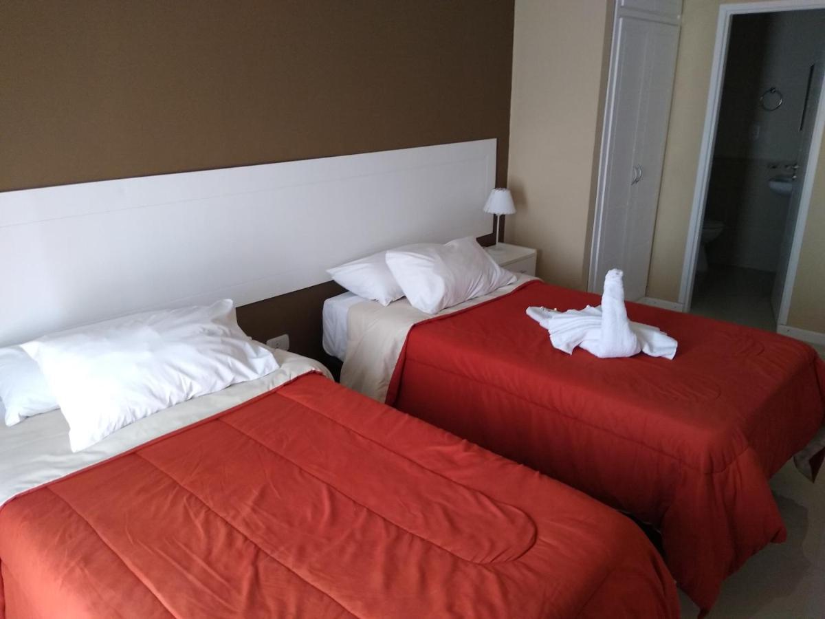 Bender Hotel *